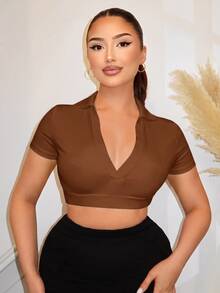 SHEIN SXY Wanita Warna Solid Berkerah Lengan Pendek Cropped Fitted Kaos Kasual Seksi Malam Keluar Musim Panas Coklat Tua - Coklat - View 4