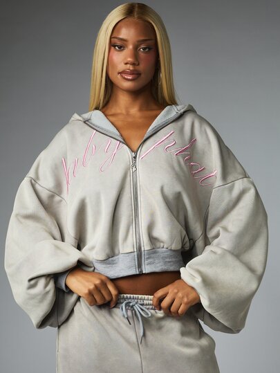 BABYPHAT Hanorac scurt oversized cu fermoar, brodată scrisură pe față și detaliu linie artă pisică pe spate