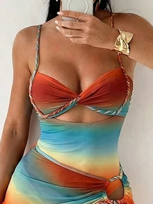 SHEIN Swim 夏季新款女士三件套渐变绳带露脐上衣和系带沙滩裙比基尼套装，适合沙滩派对、女士沙滩装、女士狂欢装、两件套度假装、女士度假连衣裙比基尼套装（含罩衫）、两件套比基尼罩衫连衣裙、女士沙滩装、女士沙滩连衣裙 - 彩色 - 查看 4