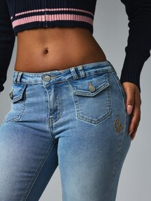 BABYPHAT JEANS DE CINTURA BAJA CON CORTE ACAMPANADO Y DETALLE DE ABERTURA Y BOLSILLO - Azul - Ver 4