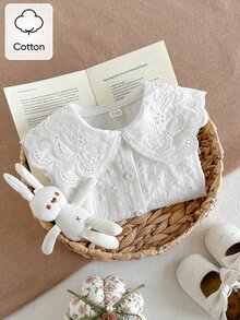 SHEIN 1件幼童女嬰上衣襯衫，甜美優雅白色刺繡蕾絲瑞士波點泡泡袖彼得潘領薄款，婚禮賓客春秋冬假日鈕扣款 - 白色 - 查看 3
