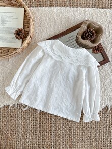 SHEIN 1件幼童女嬰上衣襯衫，甜美優雅白色刺繡蕾絲瑞士波點泡泡袖彼得潘領薄款，婚禮賓客春秋冬假日鈕扣款 - 白色 - 查看 2