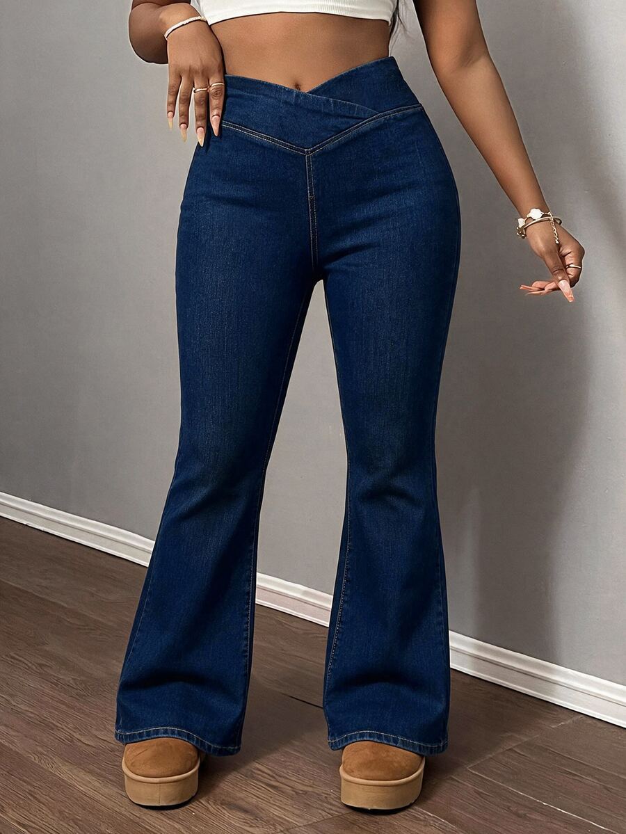 SHEIN PETITE CURVE 大尺碼女款純色高腰時尚修身喇叭牛仔褲 - 藍色 - 查看 1