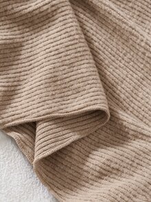 SHEIN Playful Pals 女嬰卡其色假領不對稱針織兩件套，毛茸茸絨毛拼接袖口與喇叭褲腳，秋冬款 - 卡其色 - 查看 7