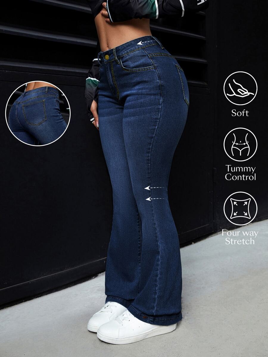 SHEIN CURVE+ Plus Size Women's Casual Daily Flare Jeans With Pockets And Buttons - Blue - View 1