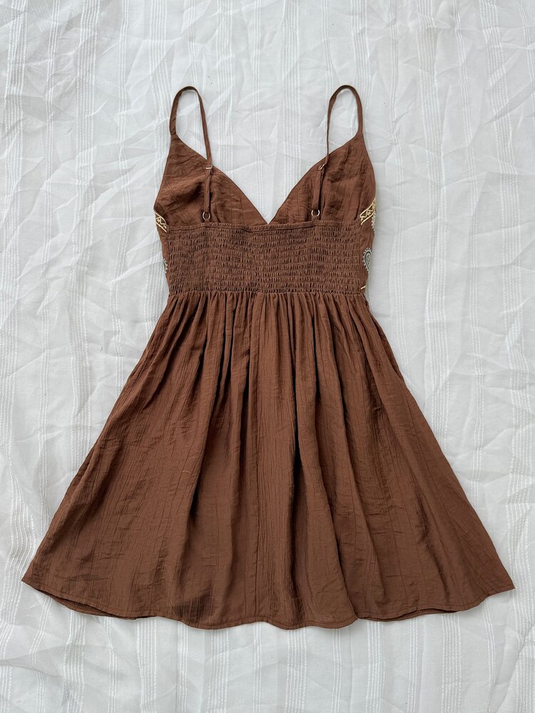 Flirla Summer Casual Country Vacation Women's Brown And Gold Spaghetti Strap V-Neck Backless Ruched Texture A-Line Print Mini Dress Concert Hippie Beach Chic - Brown - View 2