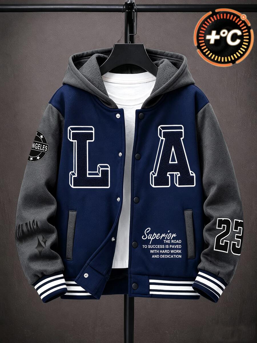 SHEIN 男童秋季保暖內裡長袖連帽夾克,黑灰拼接連帽抓絨棒球夾克,LA字母印花搭配多款美國標語印花,寬鬆落肩版型幼童校園與旅行復古風兒童外套,校園夾克,戶外夾克 - 藍色 - 查看 1