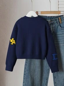 SHEIN كنزة صوفية كارديجان جاكار للبنات، بياقة على شكل حرف V وأزرار وأكمام طويلة بألوان متباينة، بنمط جاكار وجه كرتوني وحروف باللون المشمشي، كنزة صوفية محبوكة فضفاضة بأسلوب الشارع الكاجوال - أزرق بحري - مشاهدة 2