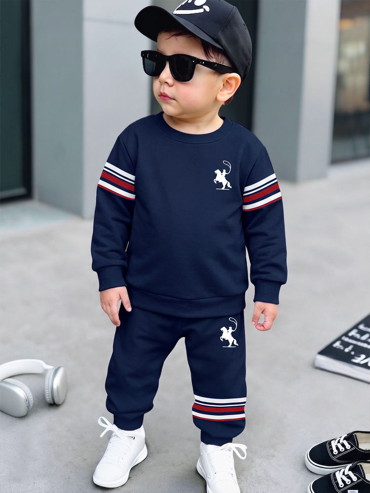 Genkimix Kids 2pcs Young Boy Casual Sports Academy Street Style Cute Cool Wing Pattern Tri-Color Striped Sweatshirt + Pants, Suitable For Daily Wear, School, Travel, Sports, Spring And Autumn, Providing Multiple Matching Options For Boys, Increasing The Diversity Of Clothing Combinations, Overall Design Is Simple And Elegant, Comfortable And Fashionable To Wear - Navy Blue - View 3