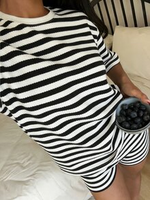 2件套少女休闲复古学院风运动黑白条纹印花宽松圆领短袖T恤和宽松短裤，适合春夏穿着 - 彩色 - 查看 3