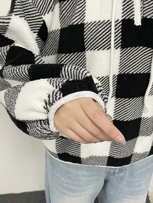 FRIFUL 女款立領撞色抽繩落肩長袖羊羔絨布料下擺收口寬鬆休閒百搭衛衣 秋季女裝 - 黑與白 - 查看 9