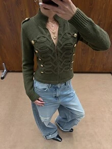 Soleia 女款橄欖綠復古軍風翻領肩章金屬鈕扣粗針編織短版開襟針織外套，秋季夜間穿搭 - 軍綠色 - 查看 10