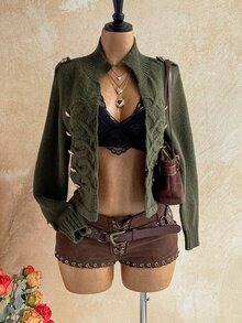Soleia 女款橄欖綠復古軍風翻領肩章金屬鈕扣粗針編織短版開襟針織外套，秋季夜間穿搭 - 軍綠色 - 查看 8