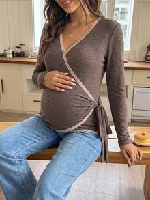 Dazy Maternity 對比色蕾絲飾邊修身不對稱前綁帶長袖V領休閒度假日常春/秋孕婦T恤 - 卡其色 - 查看 7