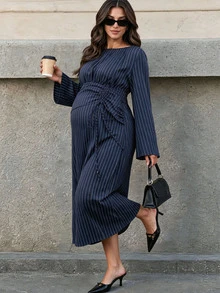 MaterniWear Gaun Hamil Bergaris Elegan untuk Bepergian - Navy Blue - View 3