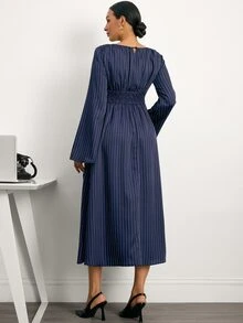 MaterniWear Gaun Hamil Bergaris Elegan untuk Bepergian - Navy Blue - View 6