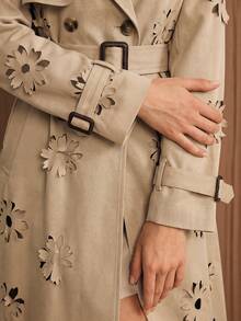 Anewsta Mantel Trench Panjang Khaki Kancing Ganda Bermotif Bunga Berongga Mewah Ringan untuk Musim Semi/Gugur - Khaki - View 2