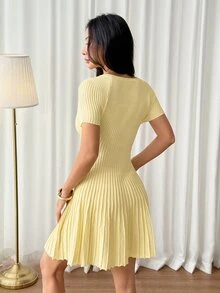 SHEIN PETITE فستان أصفر أنيق وبسيط بتصميم A-خط محبوك للنساء الصغيرات - مثالي للتنقل اليومي. - أصفر - مشاهدة 2