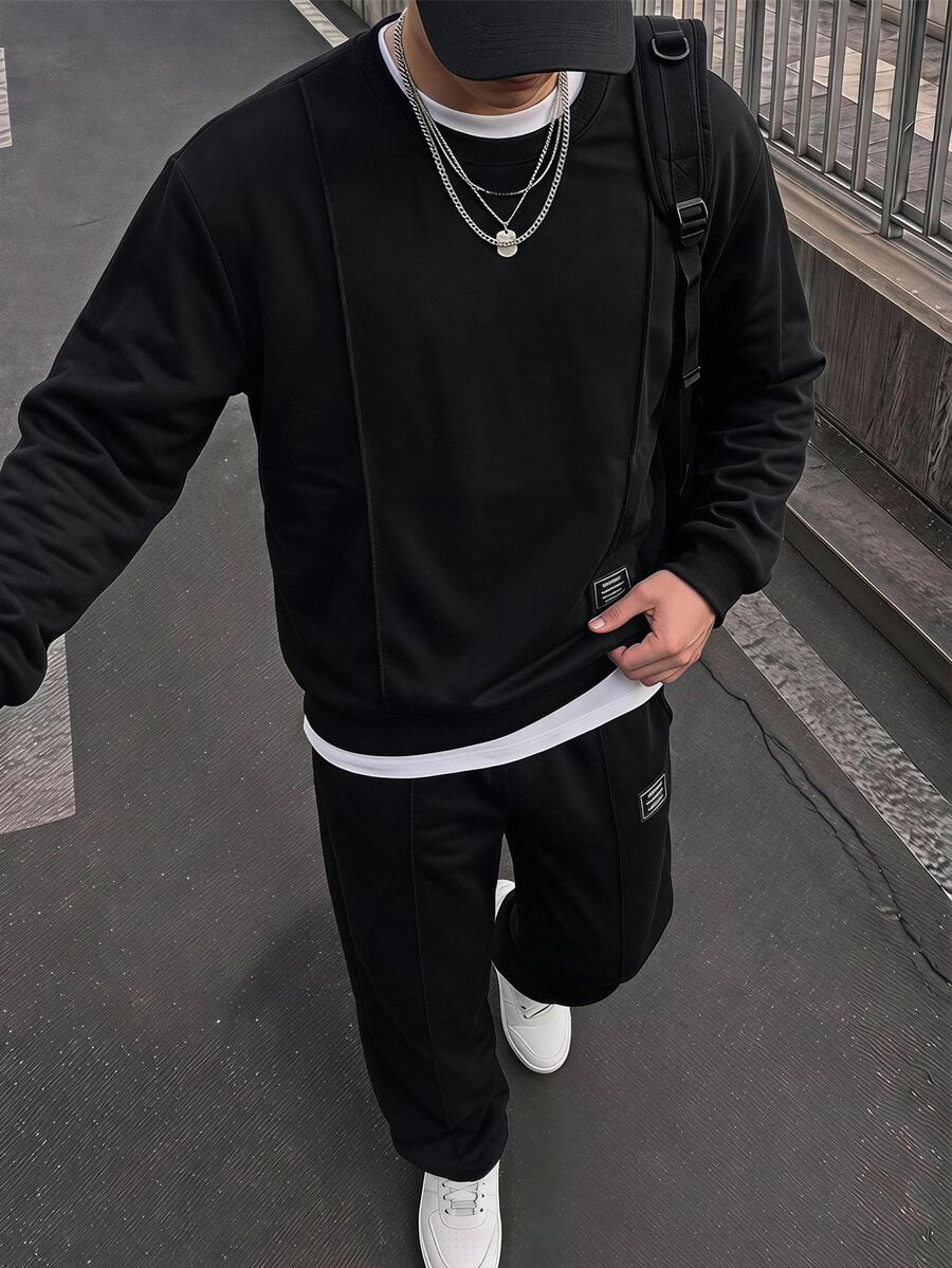 SHEIN Coolqubz 2件組男孩時尚白色與深綠色長褲套裝,胸前綠色圖案印花,帥氣街頭風,柔軟舒適面料,易穿脫,適合春秋季、學校、外出,男孩必備 - 黑色 - 查看 1