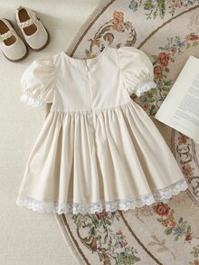 SHEIN 少女优雅花卉印花刺绣蕾丝边花瓣袖连衣裙，夏季 - 杏色 - 查看 10