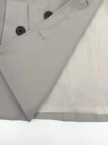 SHEIN PETITE Mantel trench khaki yang stylish dan longgar untuk wanita bertubuh mungil - cocok untuk bepergian dan pakaian kasual. - Khaki - View 9