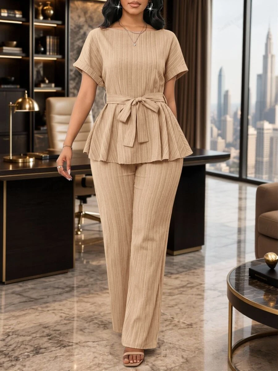 SHEIN Lady 女款優雅休閒棕色卡其色百褶荷葉邊上衣寬腿褲兩件套,適合秋冬夏季辦公工作、早午餐、外出、派對、感恩節、聖誕節 - 卡其色 - 查看 1