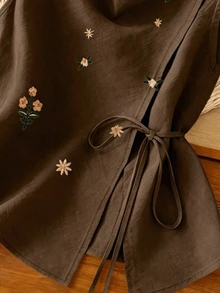 SHEIN Franclia 女款花卉刺繡圖案休閒百搭日常穿著上衣 - 棕色 - 查看 4