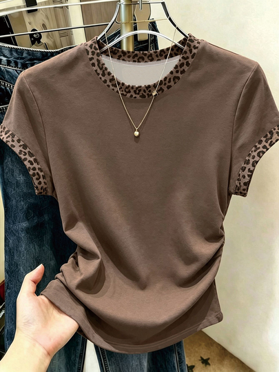 Resyla Top casual para mujer, nuevo estilo de verano, conjunto deportivo de ocio al aire libre, ajuste ceñido en la cintura, estampado de leopardo, marrón, ropa de vacaciones, estudiante, camiseta para mujer