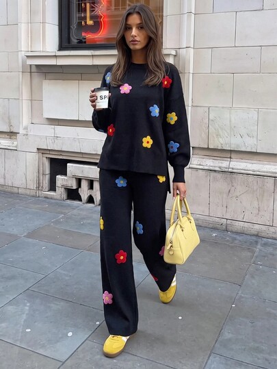 SHEIN طقم ملابس منزلية محبوك كاجوال لطيف بتطريزات زهور ثلاثية الأبعاد Midnight Pop Daisy، كنزة صوفية سوداء مزينة بالزهور بتصميم بارز مع بنطال واسع الساق، طقم متناسق لإطلالة يومية وعطلات المدينة