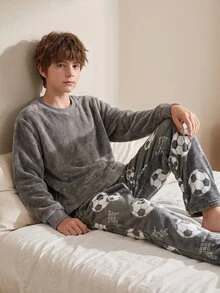 男童 2 件式居家服套裝，運動休閒風，深灰色足球印花長袖上衣與長褲，法蘭絨保暖內裡布料，寬鬆版型，秋冬保暖居家睡衣 - 彩色 - 查看 5