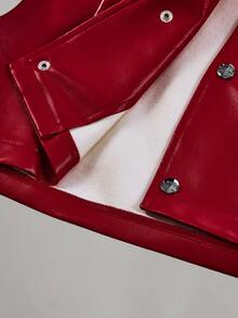 Amplova Jaket Pendek Wanita Bahan PU dengan Motif Huruf Blok Warna - Merah - View 17