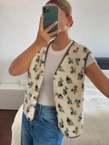 Livesso Women's Autumn/Winter Casual Ditsy Floral Sleeveless Jacket - Beige - View 5