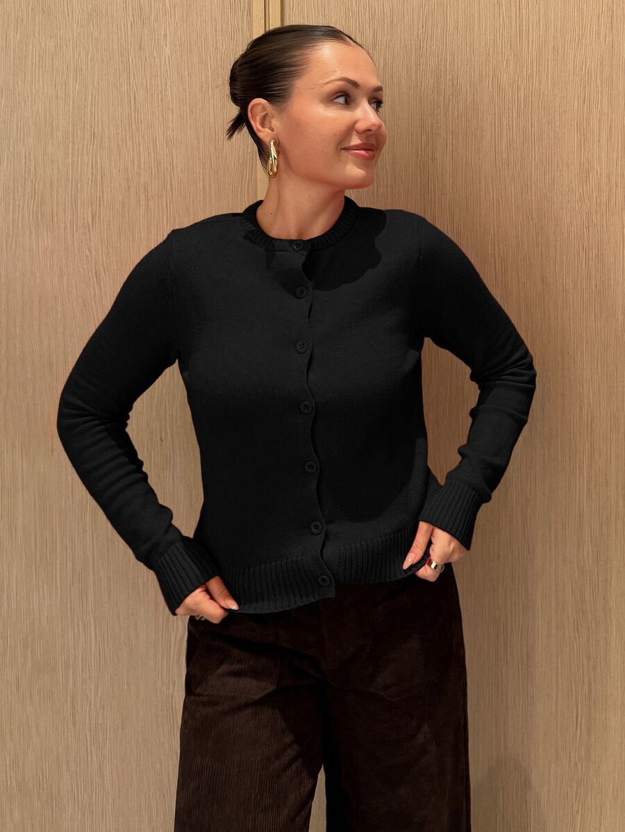 Kuleshova 女士优雅纯黑色圆领纽扣长袖休闲开衫,百搭日常穿着、商务休闲、圣帕特里克节、复活节、夏季派对、海滩度假、夏季外出、毕业典礼等场合皆宜。 - 黑色 - 查看 1