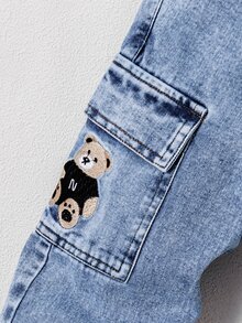 SHEIN Explorewe 男童休闲宽松直筒牛仔裤，可爱刺绣图案，中蓝色水洗牛仔布，适合小男孩，春秋新品 - 中等水洗藍 - 查看 6