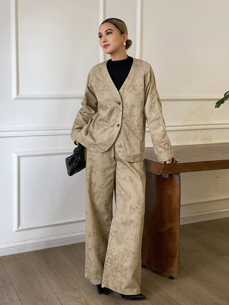 Livesso Setelan Jaket Denim Pendek dengan Celana Denim Lebar Warna Khaki Musim Gugur dan Saku Kancing Kerah - Khaki - View 4