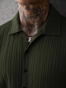 Manfinity CasualCool 男士純色短袖單排扣襯衫，街頭風，休閒，夏季 - 綠色 - 查看 4