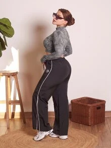 Lupita Cardoza 复古图案印花短款高领女式 T 恤 - 灰色 - 查看 6