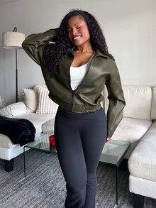Tyla Gomez 春季新款做舊皮革短版女款休閒夾克，情人節穿搭，秋季校園服飾 - 墨綠色 - 查看 4