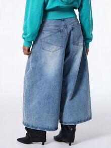 COUREZ Cropped Skater Jeans In Light Blue Wash Y2K Streetwear Casual Clothes Fall Winter Outfits For Women Shorts Denim Pants Everyday Going Out - Medium Wash - View 3