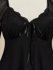 ROMWE Fairycore Atasan Wanita Ukuran Besar Motif Hutan Gelap Romantis Lengan Lonceng Renda dengan Ikat Pinggang - Hitam - View 5