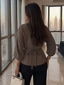 Firerie 女款新款極簡優雅浪漫休閒都市通勤時尚百搭咖啡棕條紋圓領蝙蝠袖長袖收腰繫帶X型修身襯衫，教師穿搭，秋季穿著 - 彩色 - 查看 3