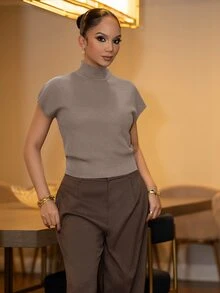 Melissa Matos 女式纯色无袖高领针织上衣 - 卡其色 - 查看 1