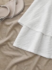 SHEIN 少女连衣裙，春夏新款，适合海滩度假，优雅纹理面料，露背系带，正面褶皱金属装饰，多层荷叶边下摆，俏皮迷你裙 - 白色 - 查看 5