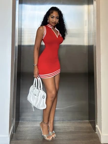 Alexandranx 女士红色学院风迷你连衣裙，无袖半拉链设计，饰有90图案印花和条纹滚边，修身剪裁，适合夏季穿着，亦可作为Y2K E-Girl休闲街头风派对连衣裙、女士夏季外出服、毕业礼服或度假装。 - 紅色 - 查看 5