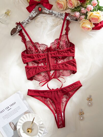 SHEIN مجموعة ملابس داخلية نسائية مزينة بالتطريز الزهري والشبك مع فيونكة، إثارة