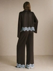 Poéselle Set 2 Potong Wanita Cokelat Cokelat dengan Trim Renda – Kemeja Kancing Lengan Panjang dan Celana Kaki Lebar Set Maroon Set Cokelat Pakaian Kerja Set Musim Gugur/Dingin - Coklat - View 6