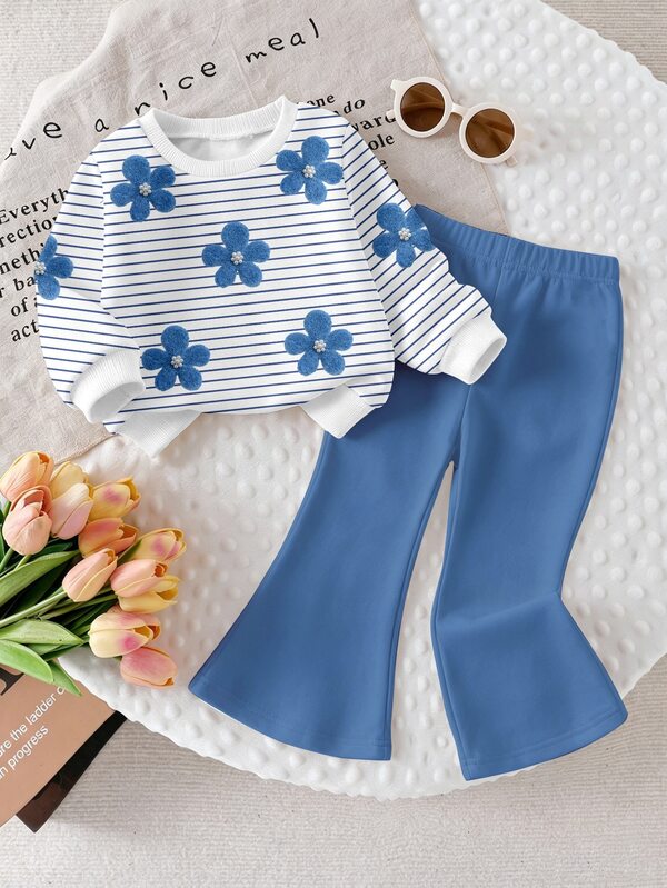 SHEIN Playful Pals Bộ 2 món bé gái thu đông: áo sweatshirt cổ tròn gân thêu hoa 3D lớn, họa tiết sọc phối màu tương phản phong cách tối giản và quần ống loe thời trang đa năng, đồ bé gái thu đông dễ thương phong cách Hàn Quốc, mùa tựu trường