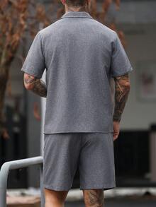 Manfinity CasualCool 男士成熟休閒深灰色編織短袖襯衫與短褲套裝 - 深灰色 - 查看 7