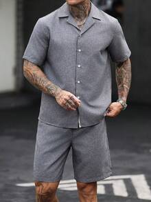 Manfinity CasualCool 男士成熟休閒深灰色編織短袖襯衫與短褲套裝 - 深灰色 - 查看 6