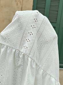 SHEIN 孕婦休閒可愛優雅白色紋理哺乳T恤 夏季女款鏤空刺繡荷葉邊上衣 鏤空哺乳裝 正式嬰兒洗禮派對穿搭 - 白色 - 查看 4